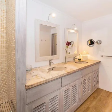 Holiday home Amazing In Puerto De Pollensa With 4 Bedrooms, Private Swimming Pool And Outdoor Swimming Pool